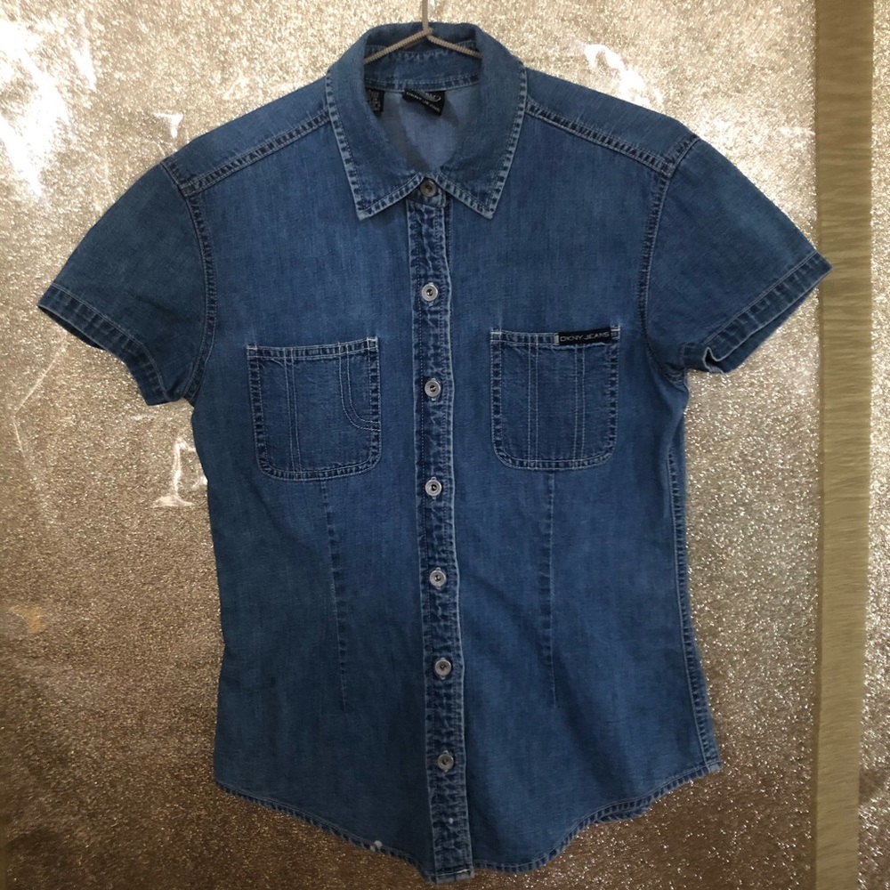 DKNY jean button up top!👖🥿🧢